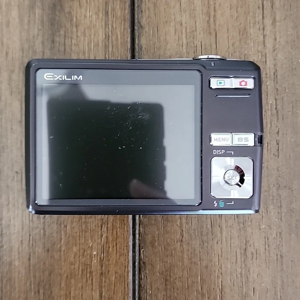 Casio Exilim 6mp EX-Z600 Digital Camara Kit